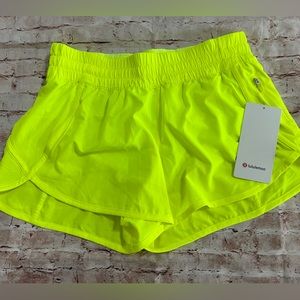 NWT Lululemon Tracker LR 4”, Size 10, Highlight Yellow